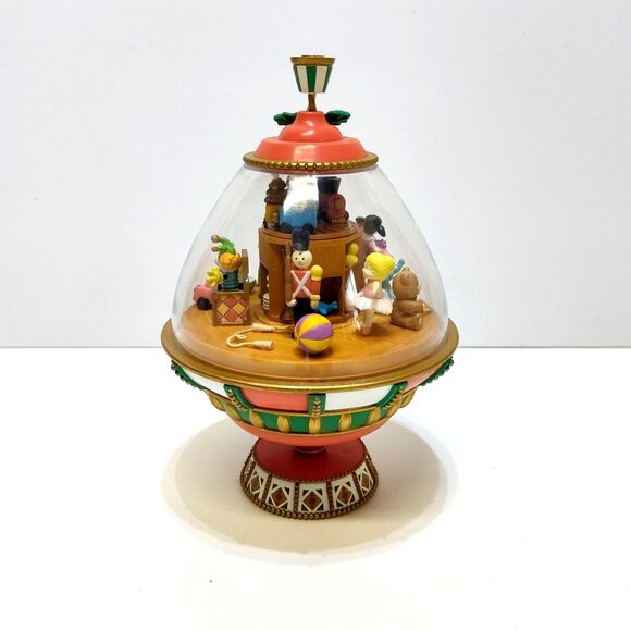 House Of Lloyd Christmas Around The World Twirl Top Toy Shop Works See Video VGC - Picture 8 of 15